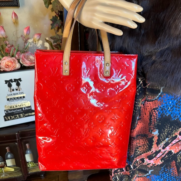 Gorgeous Louis Vuitton Vernis Patent Leather Tote - Picture 4 of 17